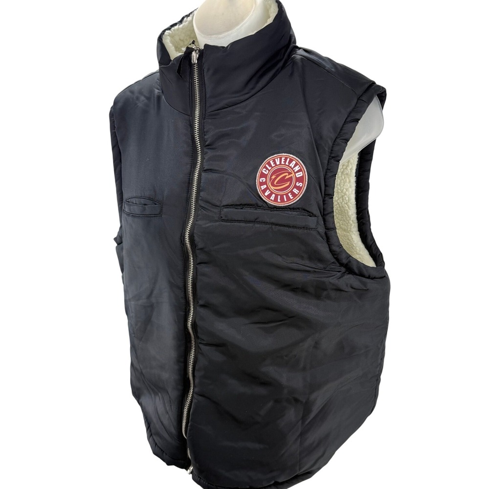 WEAR NBA Cleveland Cavaliers Reversible Sherpa Vest Black Womens Med NEW
